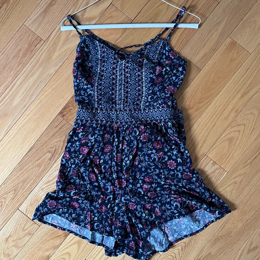 Floral Patterned Romper Hollister size M